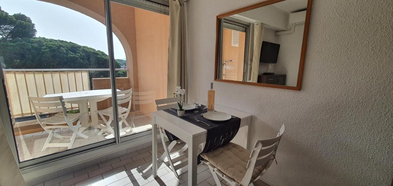 L'Etoile Sous Les Pins - La Loge Apartment Hyères Екстериор снимка