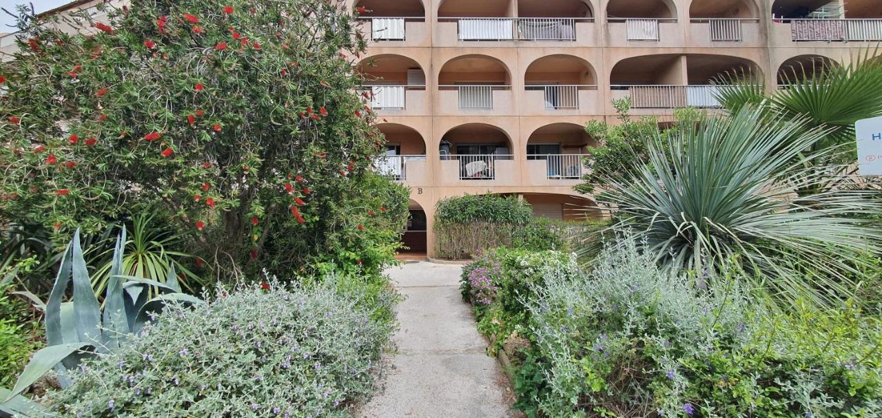 L'Etoile Sous Les Pins - La Loge Apartment Hyères Екстериор снимка