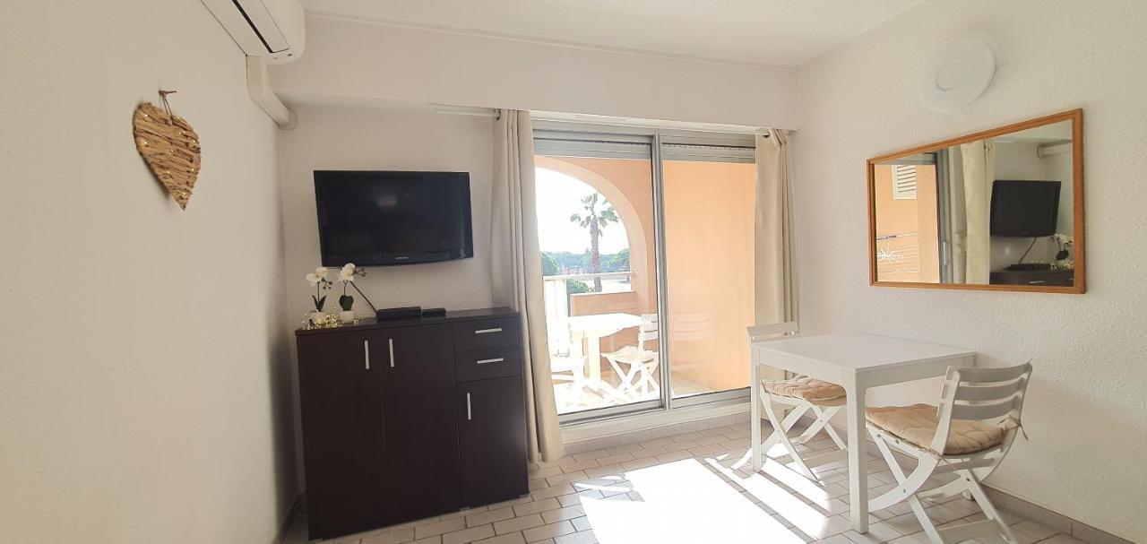 L'Etoile Sous Les Pins - La Loge Apartment Hyères Екстериор снимка