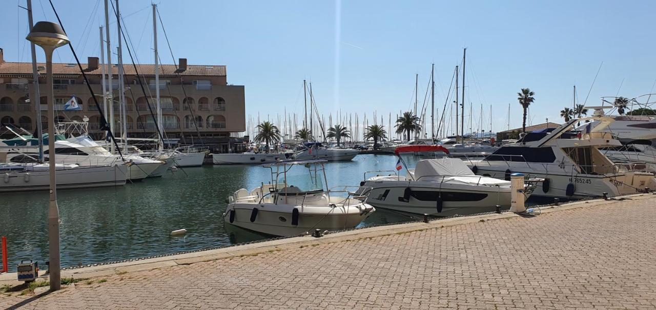 L'Etoile Sous Les Pins - La Loge Apartment Hyères Екстериор снимка