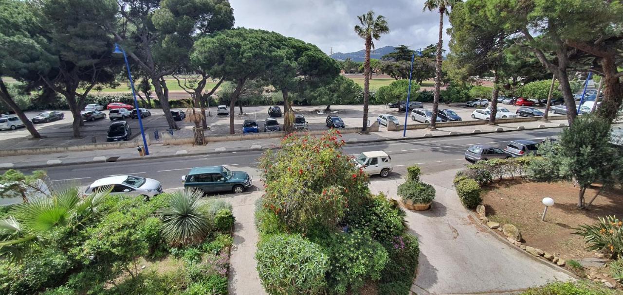 L'Etoile Sous Les Pins - La Loge Apartment Hyères Екстериор снимка